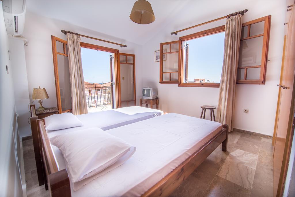 Maria Parameriti Apartments Poros  Exteriör bild
